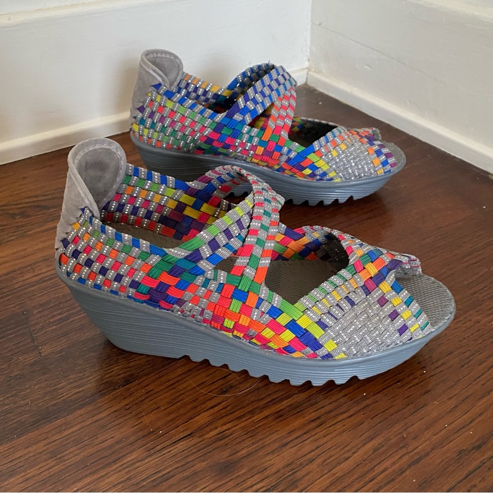 Like new Bernie mev wedge sandals